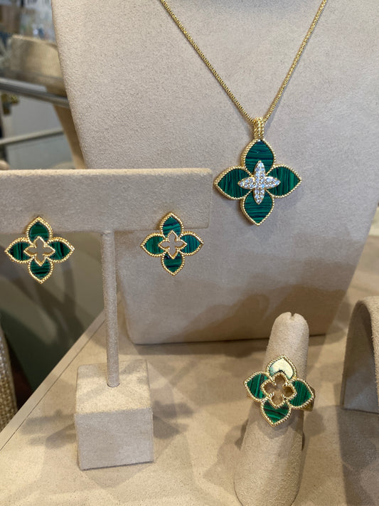 The Palais Pavé Clovers Earrings in Malachite