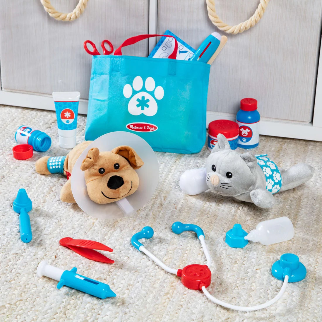 Melissa & Doug Examine & Treat Pet Vet Play Set
