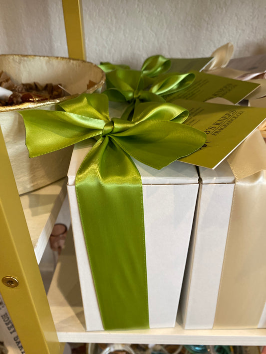 B'S Knees Fragrances Diffusers & Candles