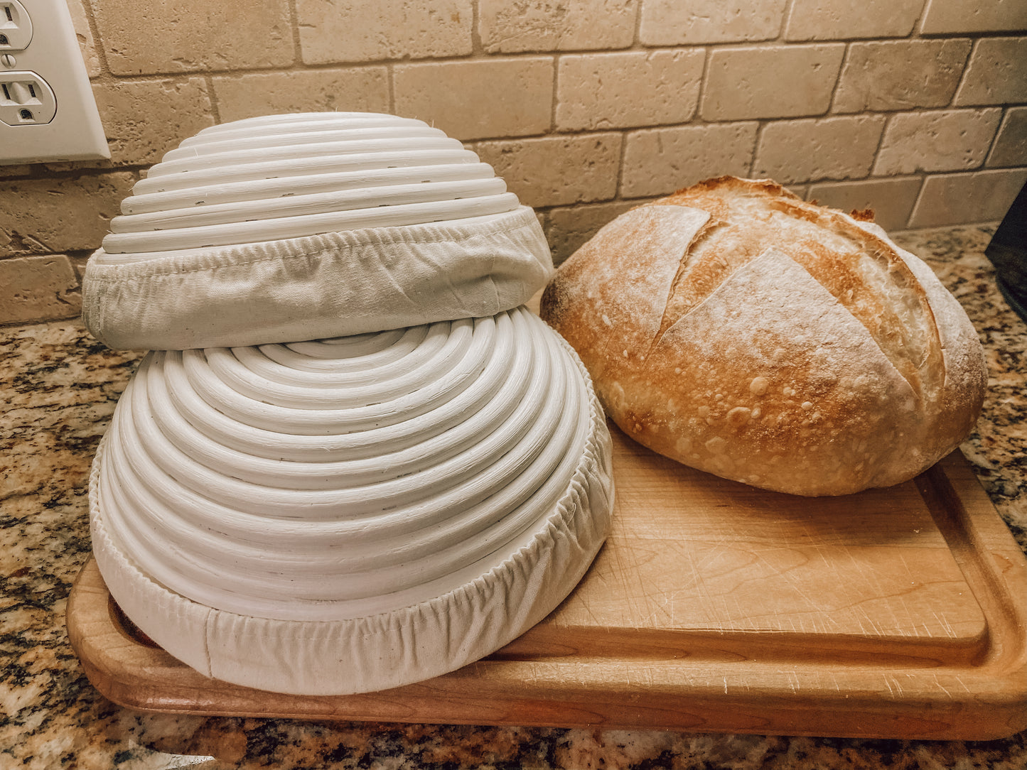 Onic Brands Round Banneton Bread Proofing Basket with Cloth Liner