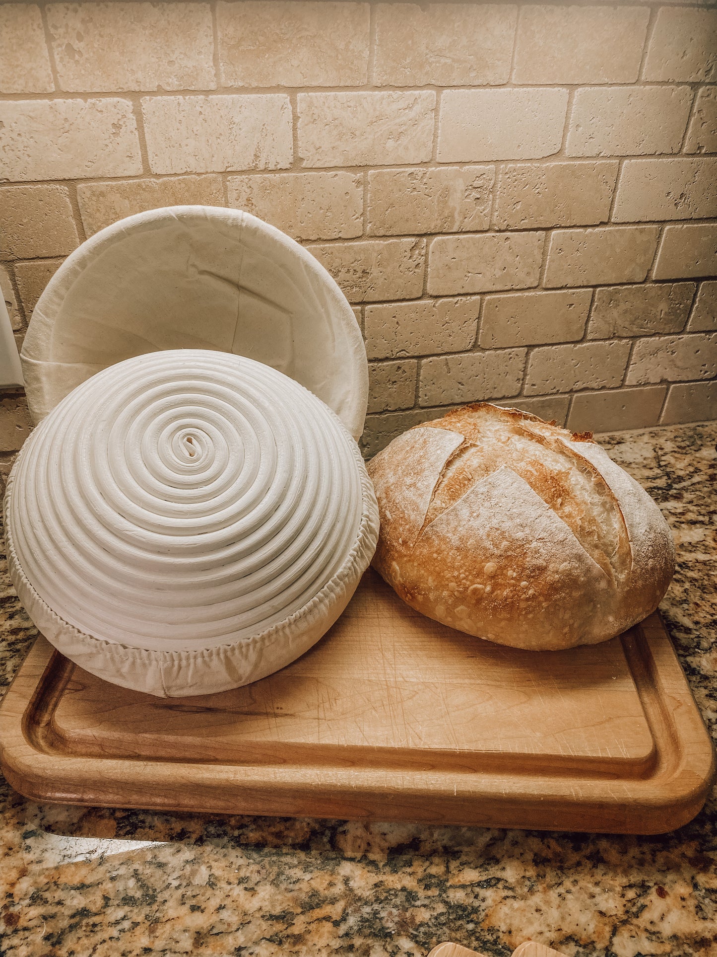 Onic Brands Round Banneton Bread Proofing Basket with Cloth Liner