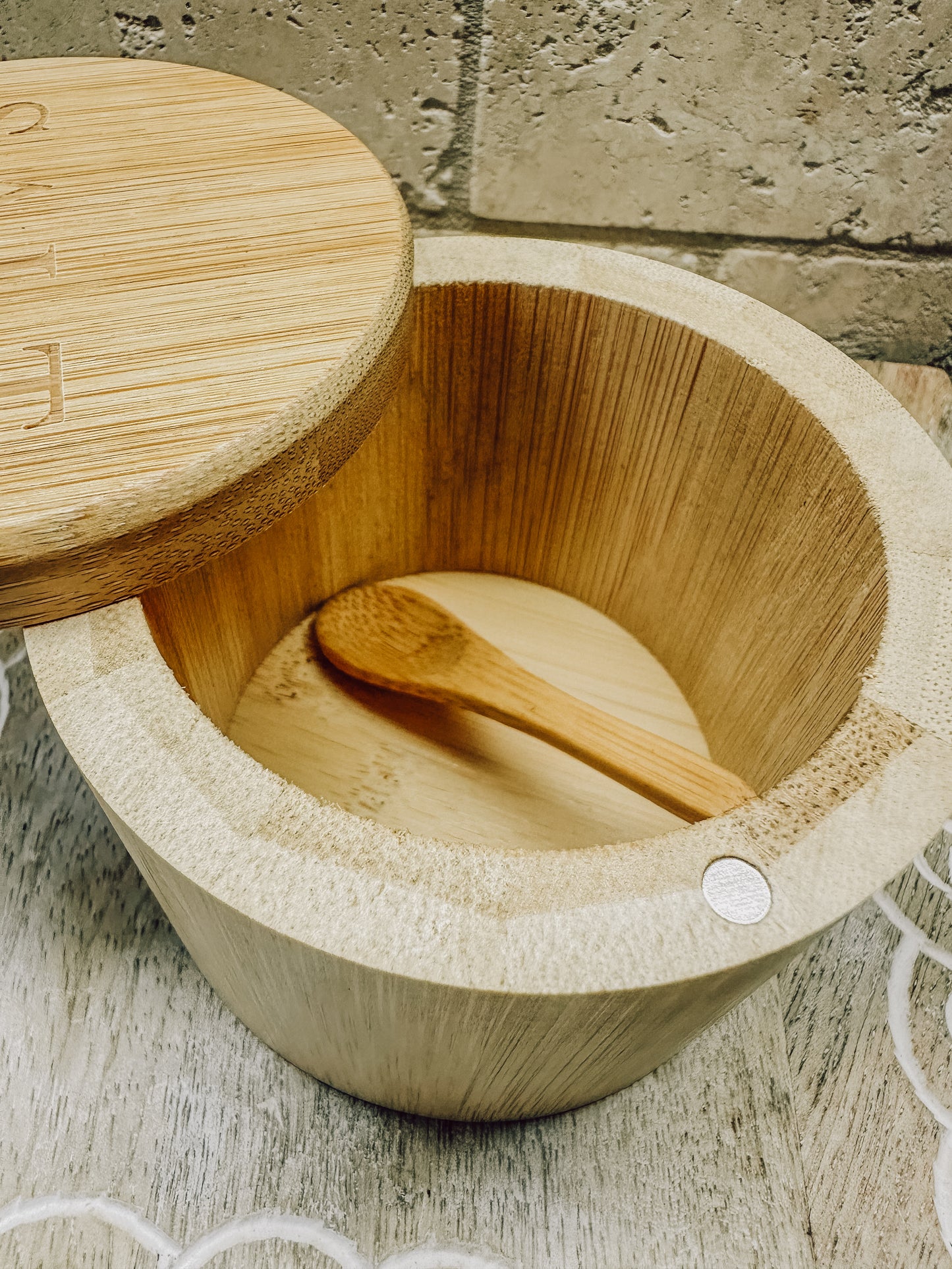 Onic Brands Salt Box