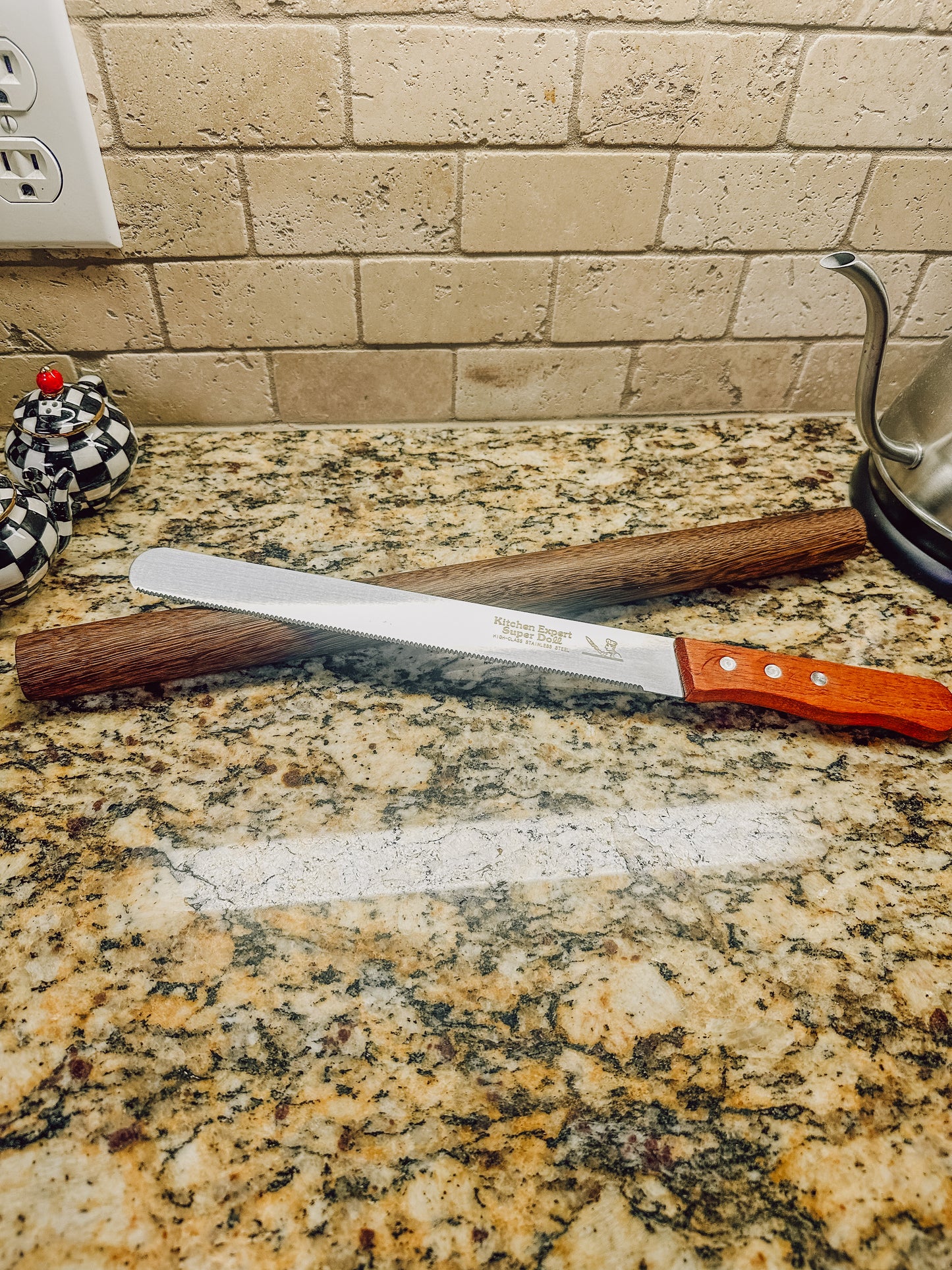 Onic Brands Bread Knife