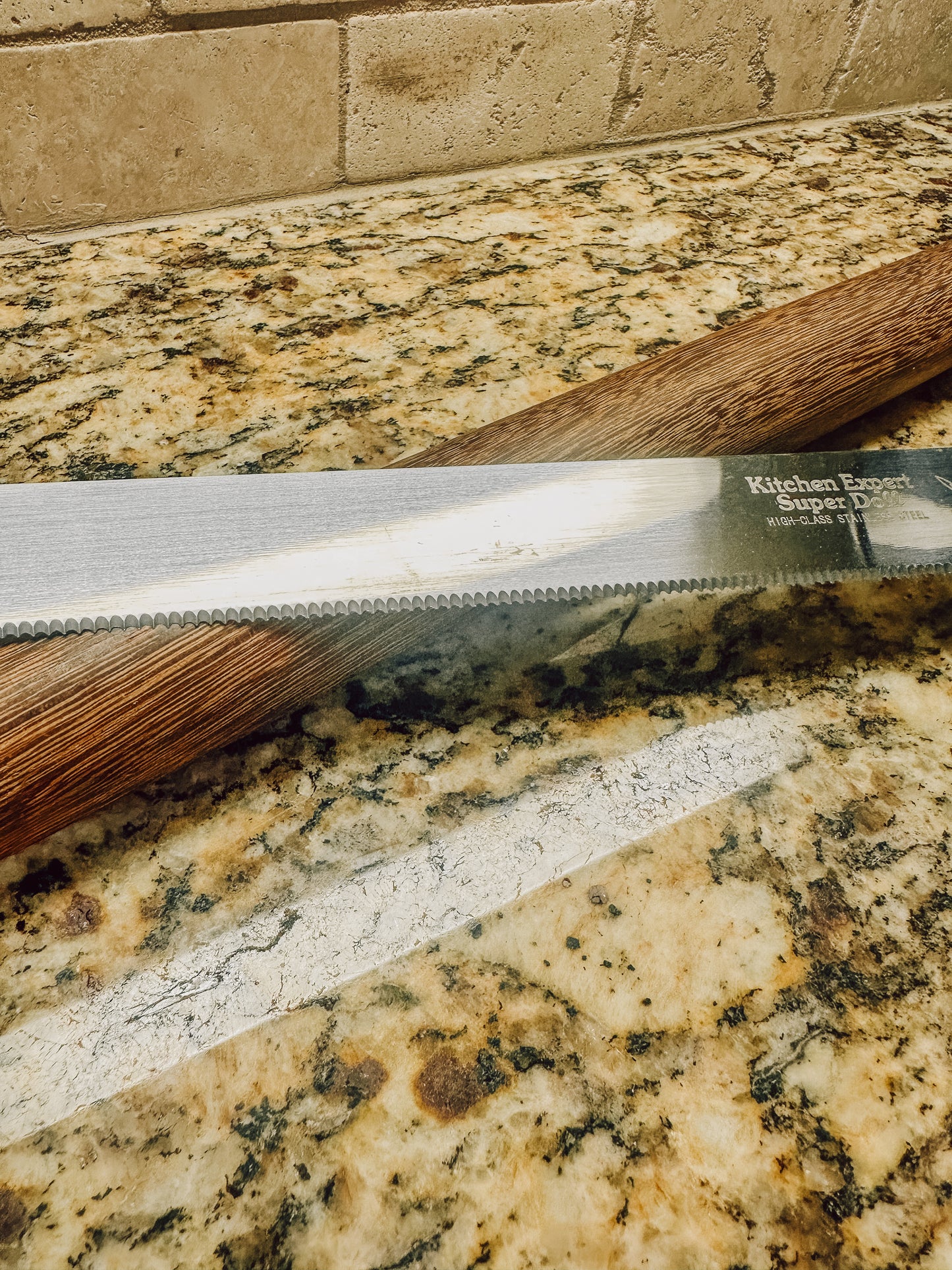 Onic Brands Bread Knife
