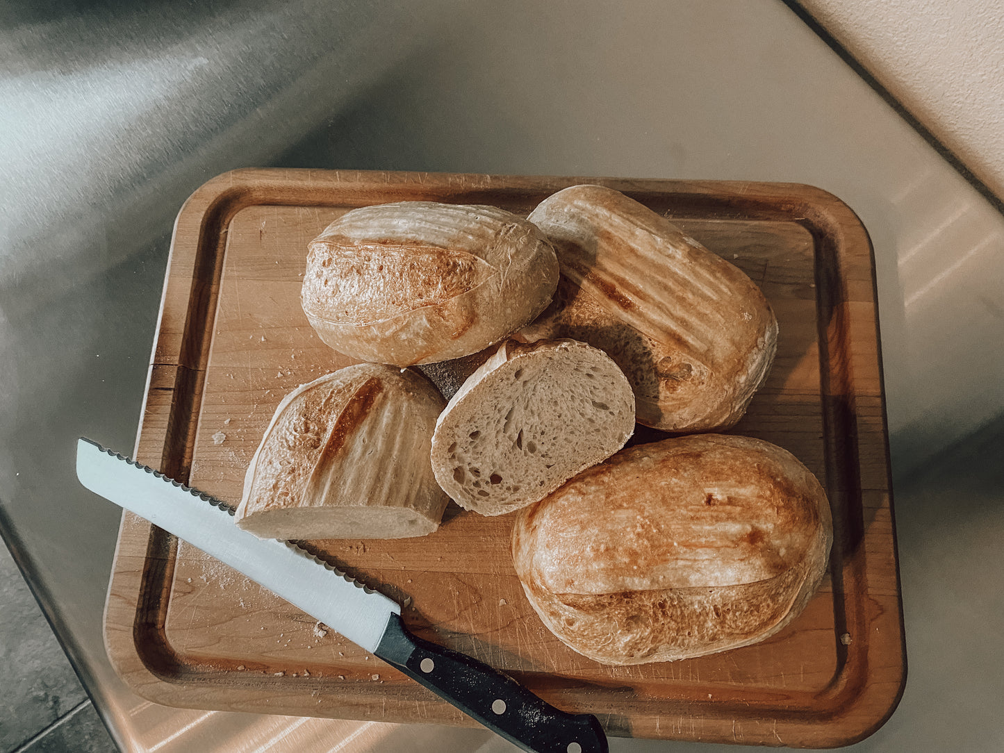 Onic Brands Mini Dinner Loaves