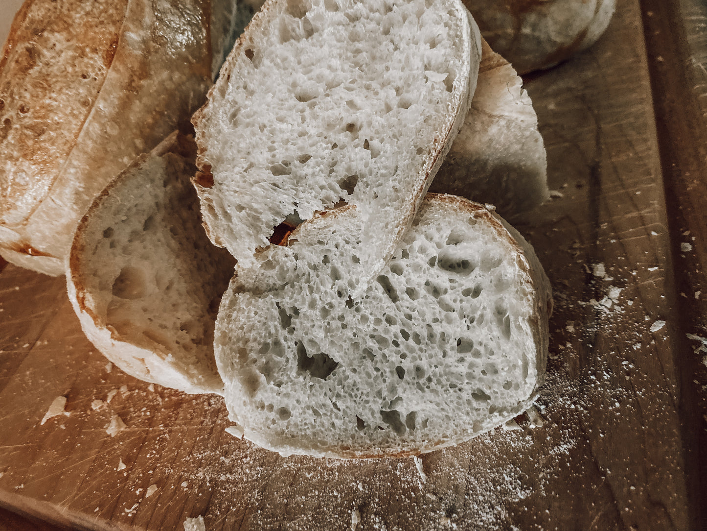 Onic Brands Mini Dinner Loaves