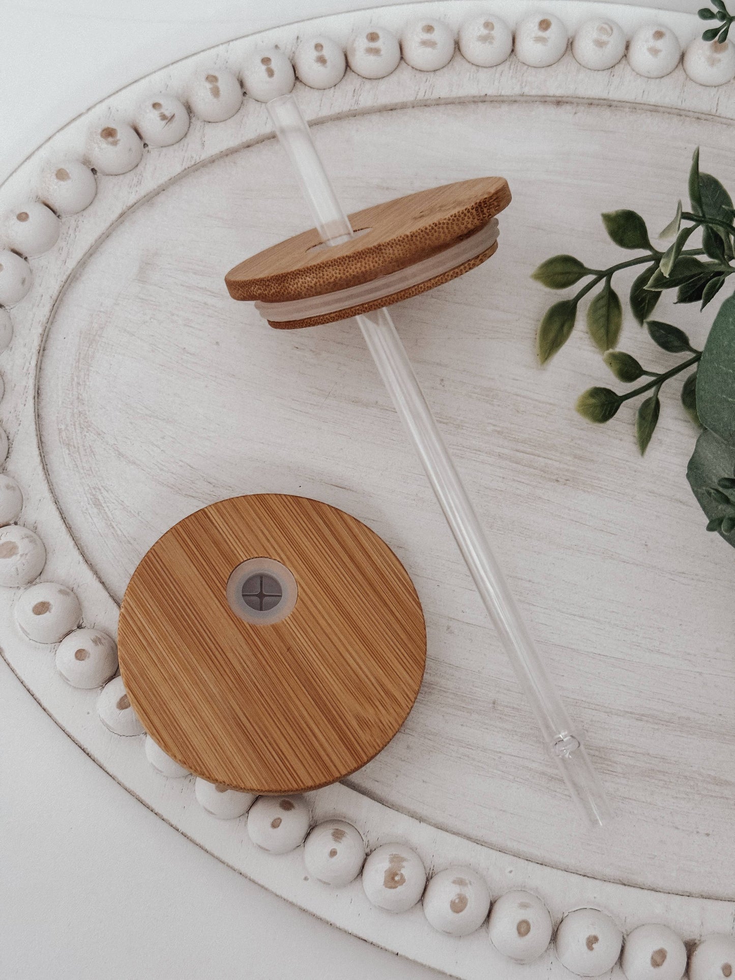 Christmas Bows 16oz Glass Cup with Bamboo Lid