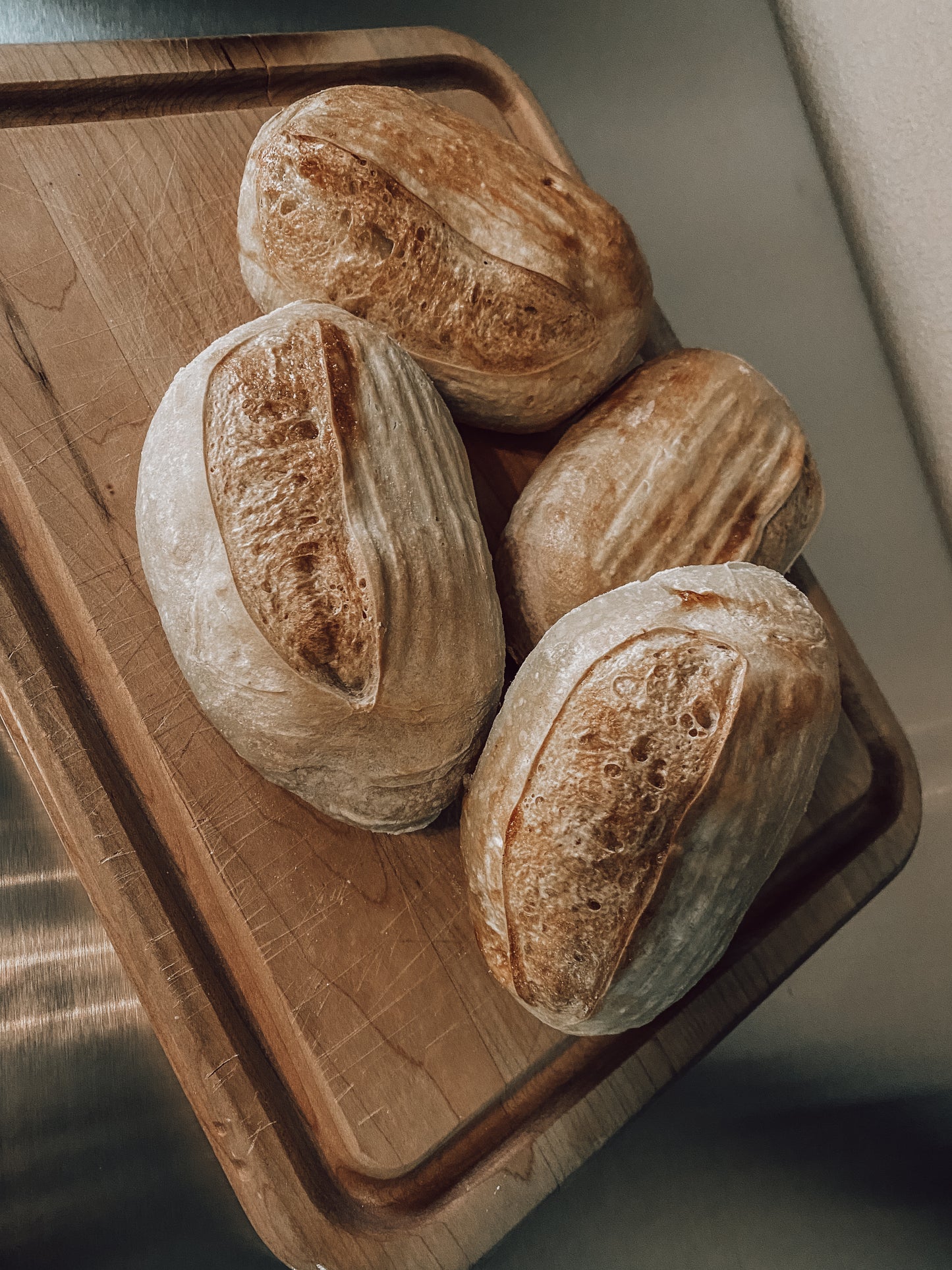 Onic Brands Mini Dinner Loaves