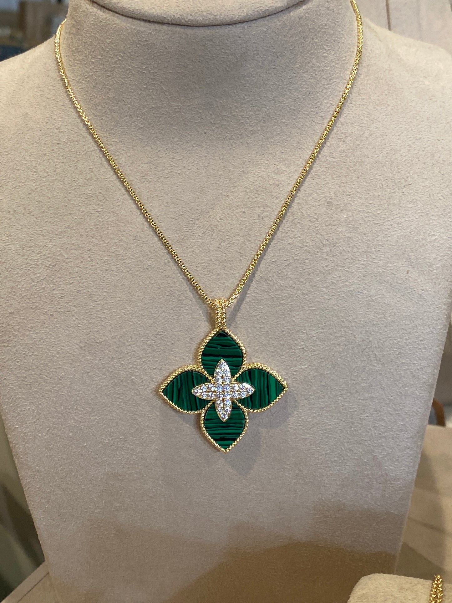 The Palais Pavé Clovers Slider Necklace in Malachite