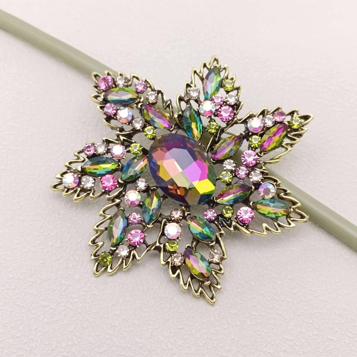 Mio Queena Sparkling Rhinestones & Glass Vintage Flower Brooch