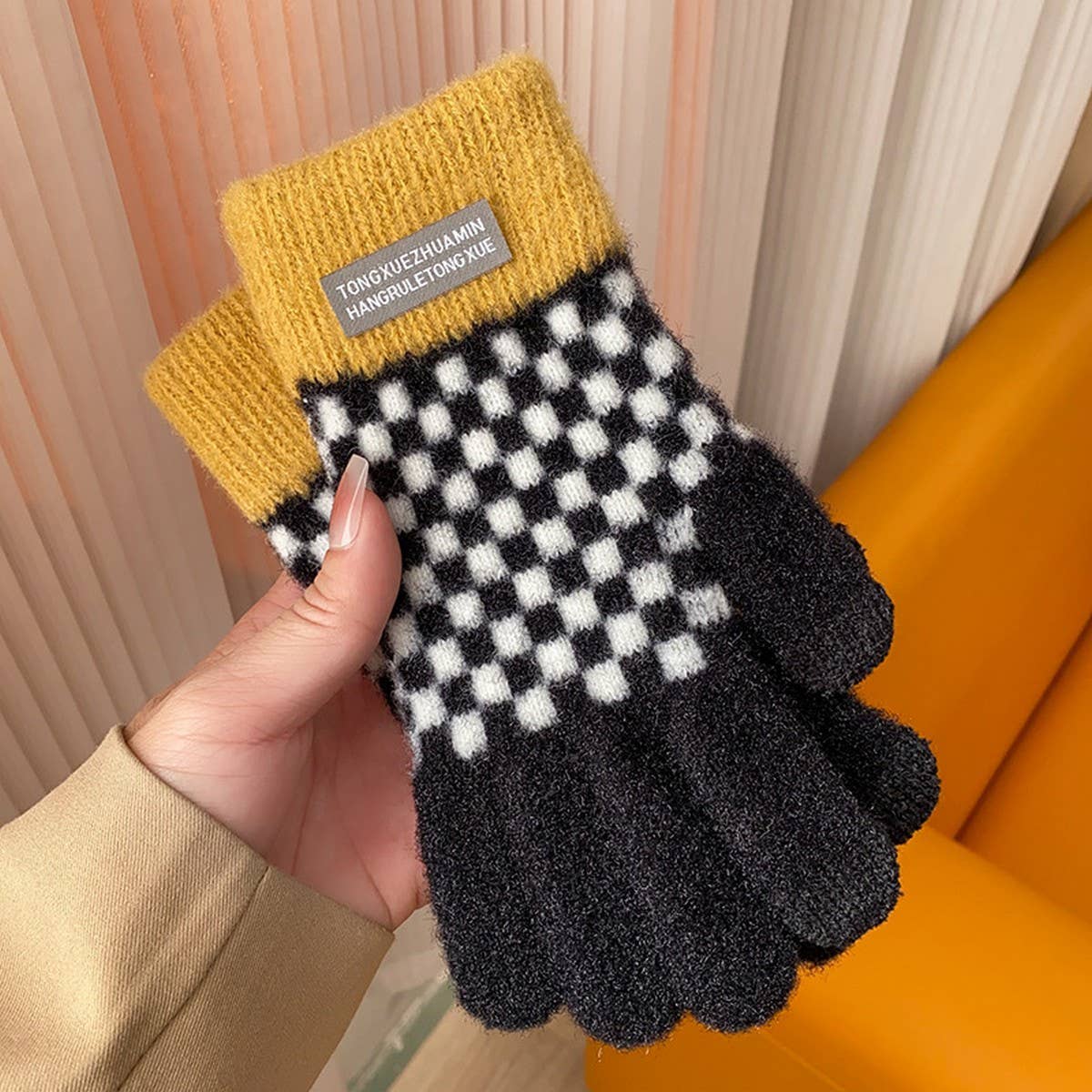 ACCITY Fashion Plaid Gloves – Thick Warm Touchscreen