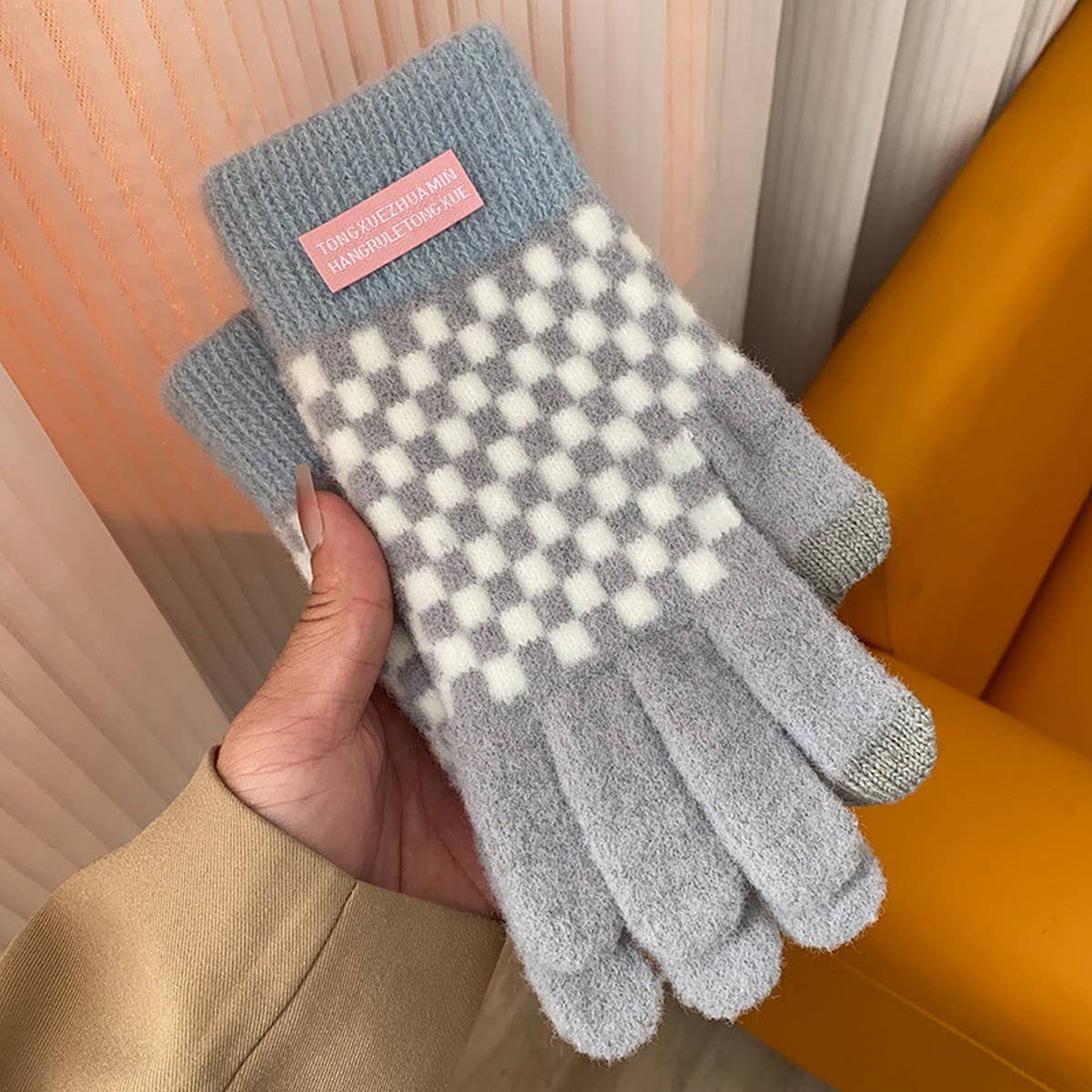 ACCITY Fashion Plaid Gloves – Thick Warm Touchscreen