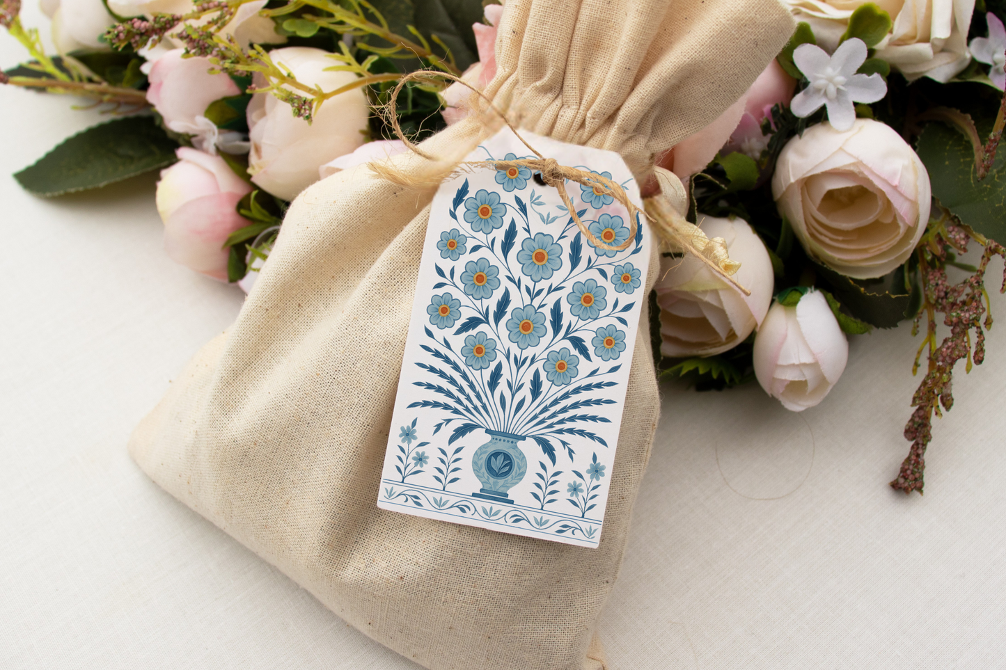 Design Carolinas Blue & White Floral Vase Gift Tag
