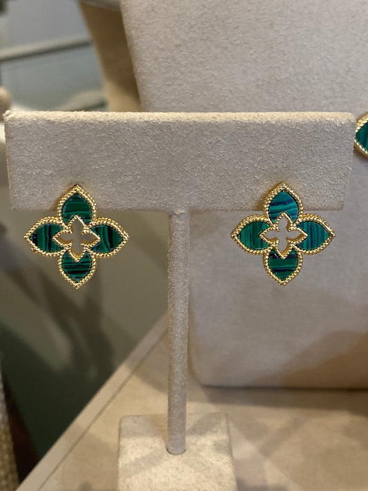 The Palais Pavé Clovers Earrings in Malachite