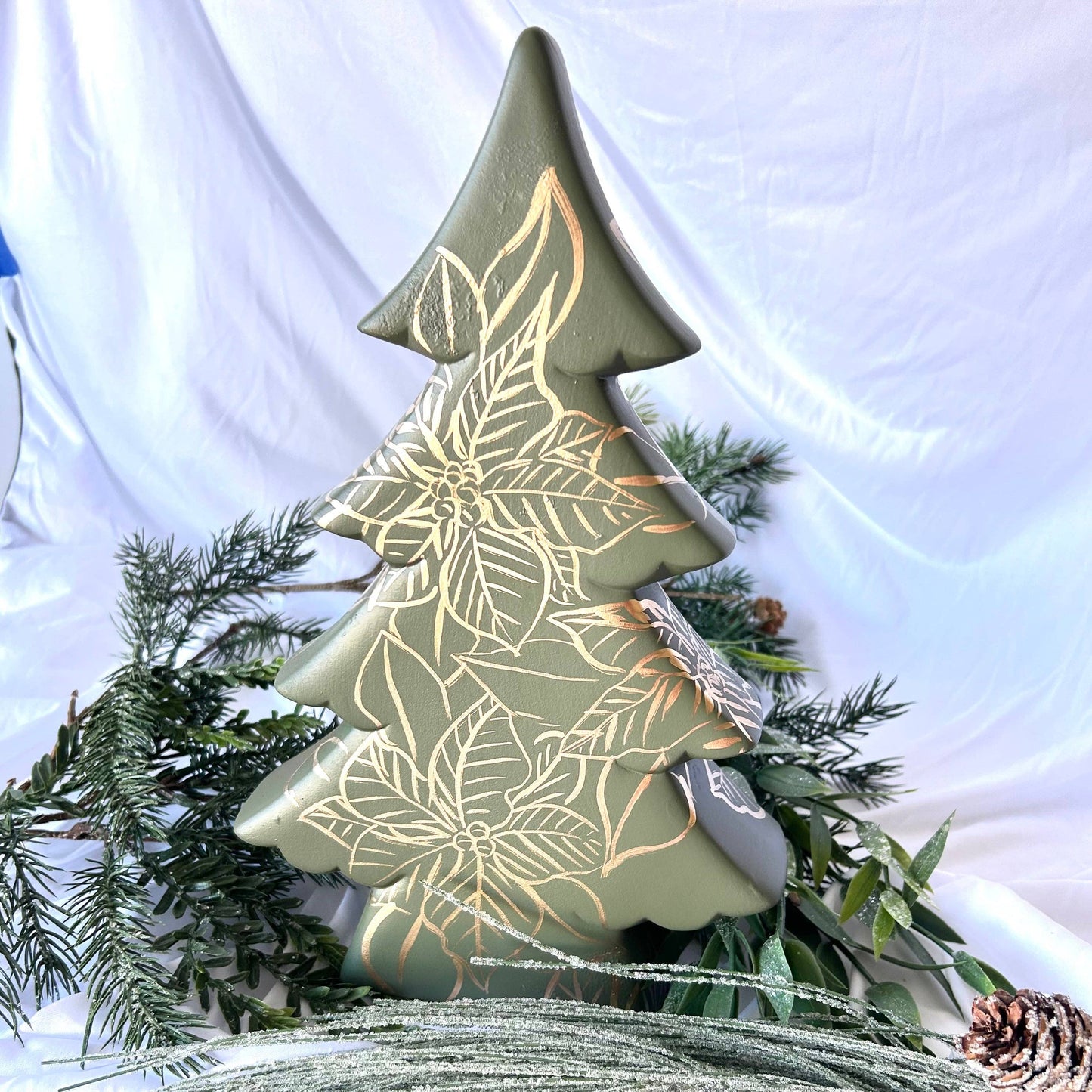 Jessica Reynolds Green and Gold Poinsettia Shelf Tree