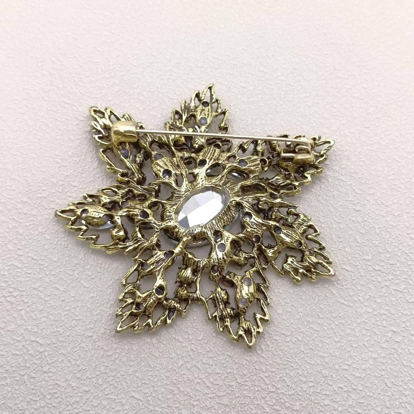 Mio Queena Sparkling Rhinestones & Glass Vintage Flower Brooch