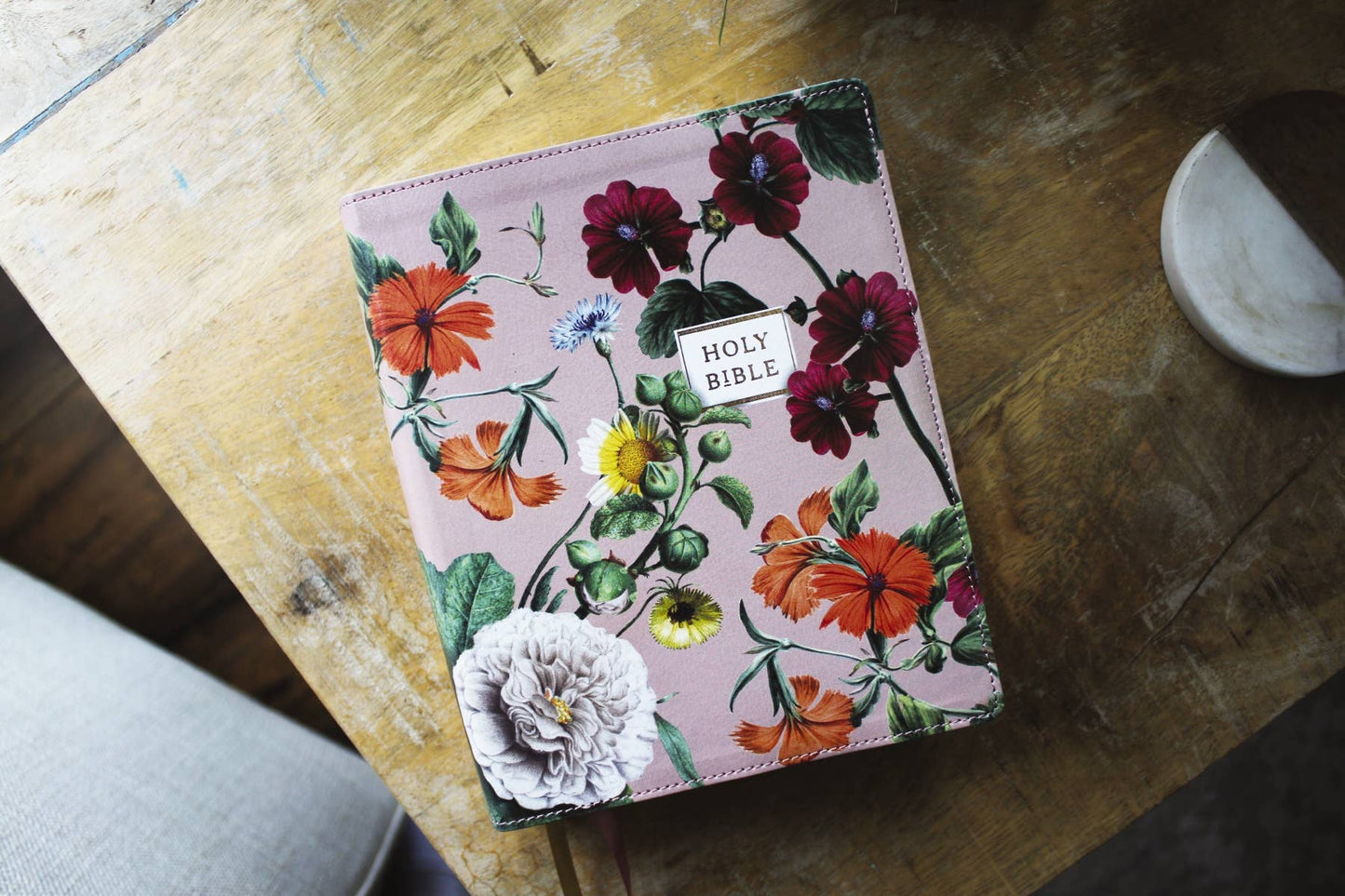 NIV Artisan Collection Bible LP Leathersoft Blush Floral