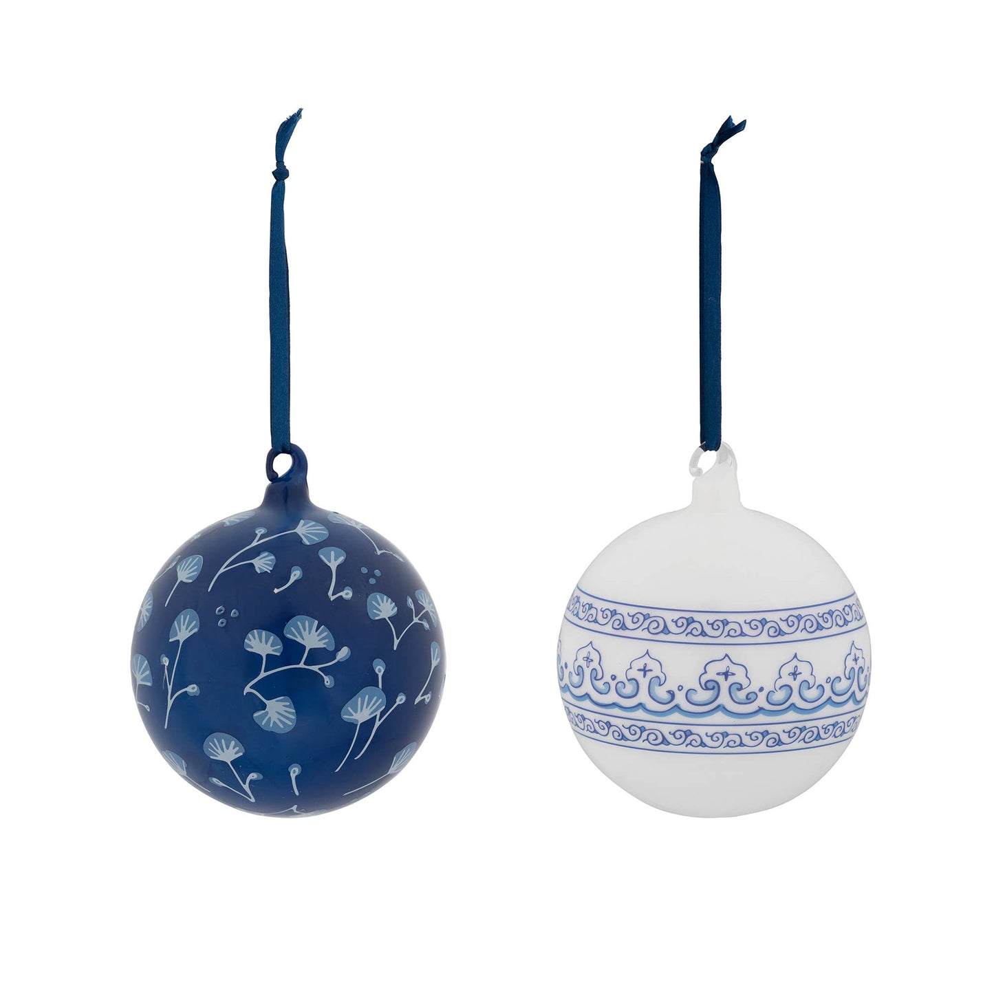 Park Hill Chinoiserie White Ginko/Arrows Glass Ball Ornament