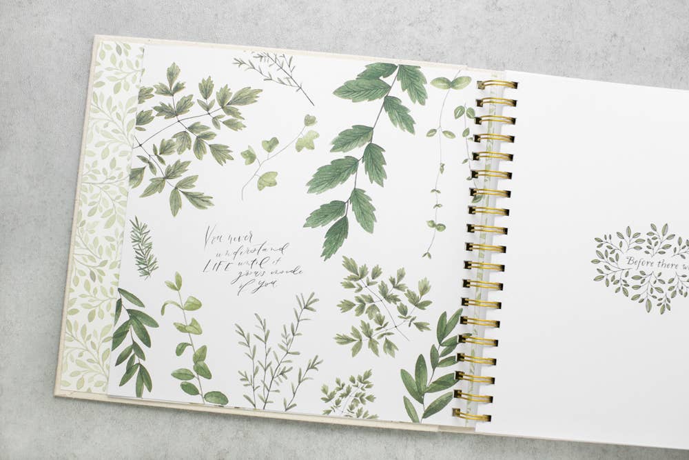 Paige Tate & Co. As You Grow: A Modern Memory Book for Baby (New Mom)