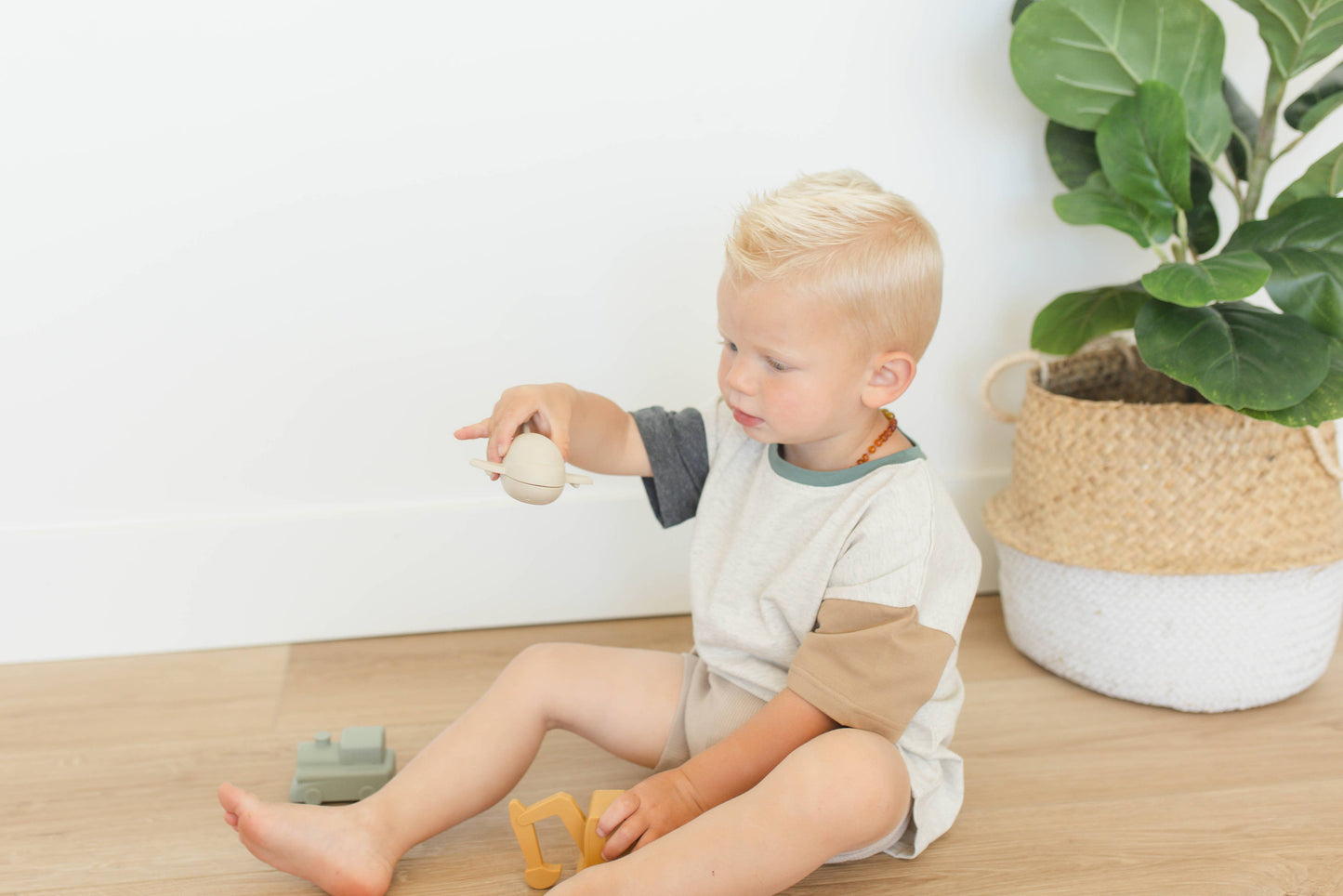 Brooklyn Neutral Vehicle Bath Toy Set