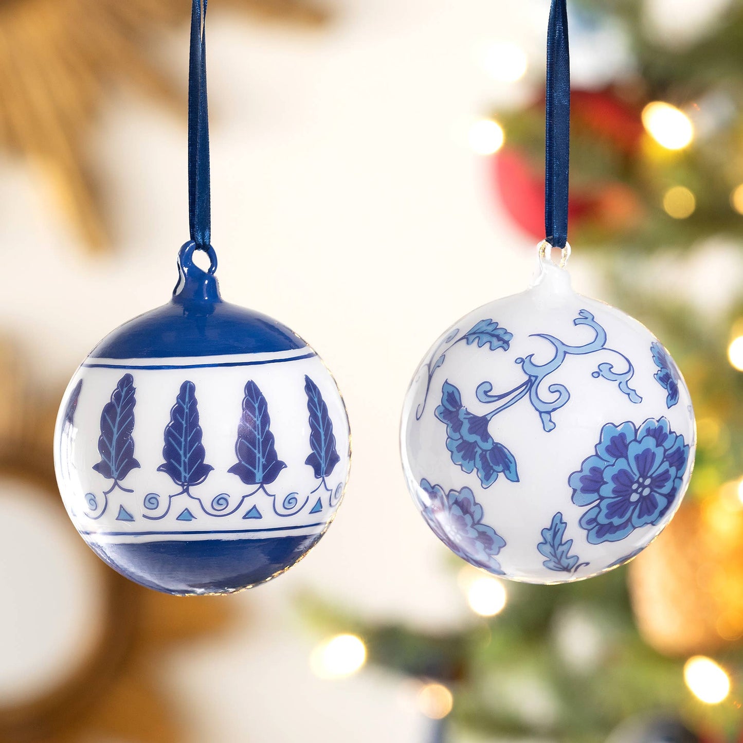 Park Hill Chinoiserie Peony/Feathers Glass Ball Ornament