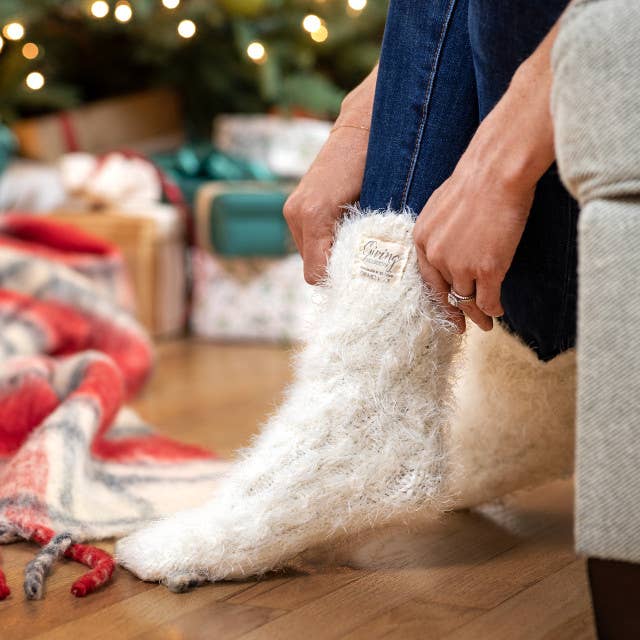 Demdaco Giving Socks - Cream