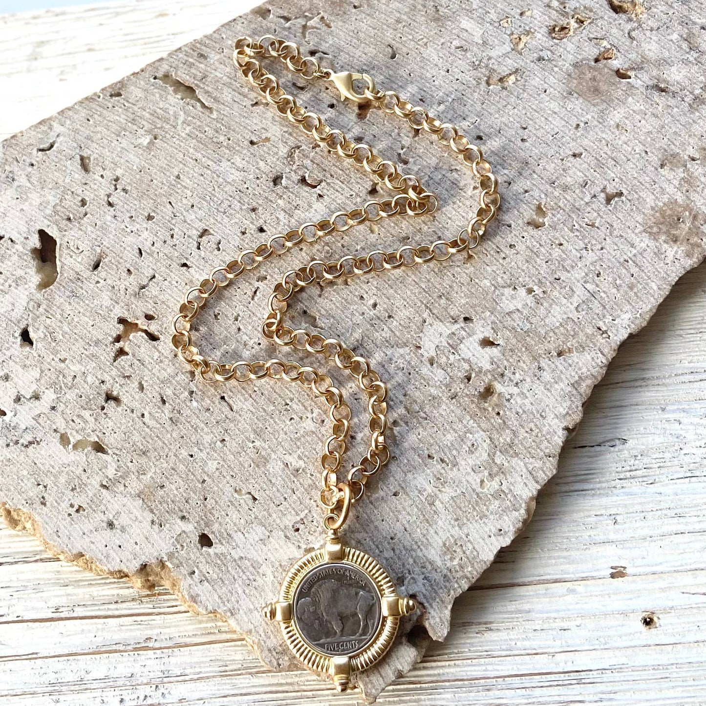 VB & Co. Buffalo Coin Necklace Matte Gold