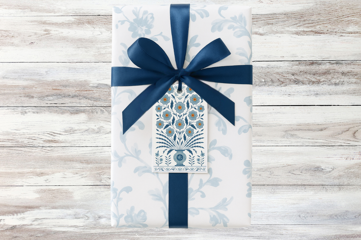 Design Carolinas Blue & White Floral Vase Gift Tag