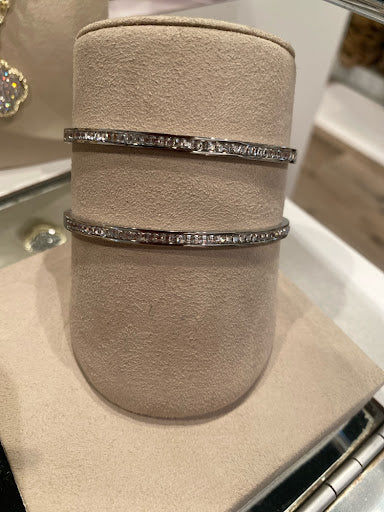 The Infinite Glow Channel-Set Bangle
