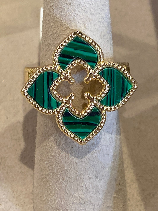 The Palais Pavé Clover Ring in Malachite