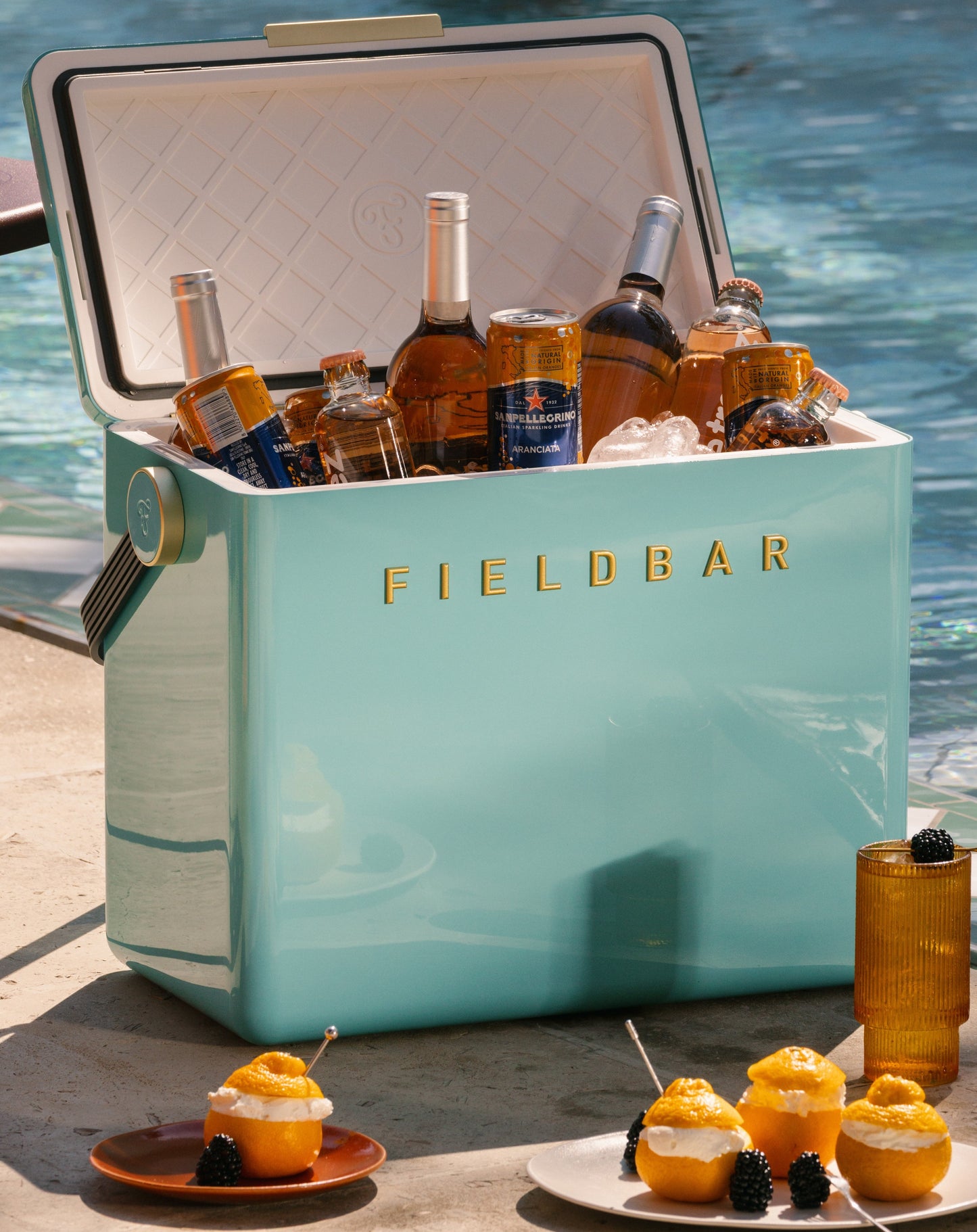 Fieldbar Drinks and Gin Box, Bazaruto Blue, (10.5qt or 24 liter)