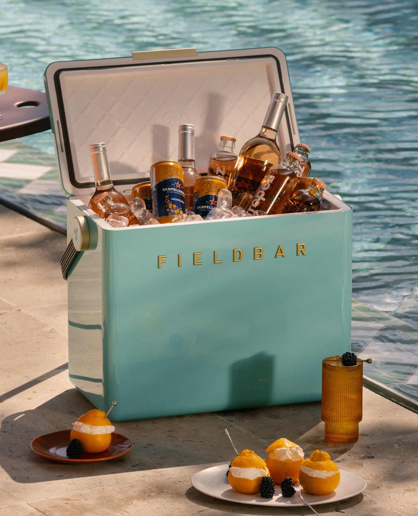 Fieldbar Drinks and Gin Box, Bazaruto Blue, (10.5qt or 24 liter)