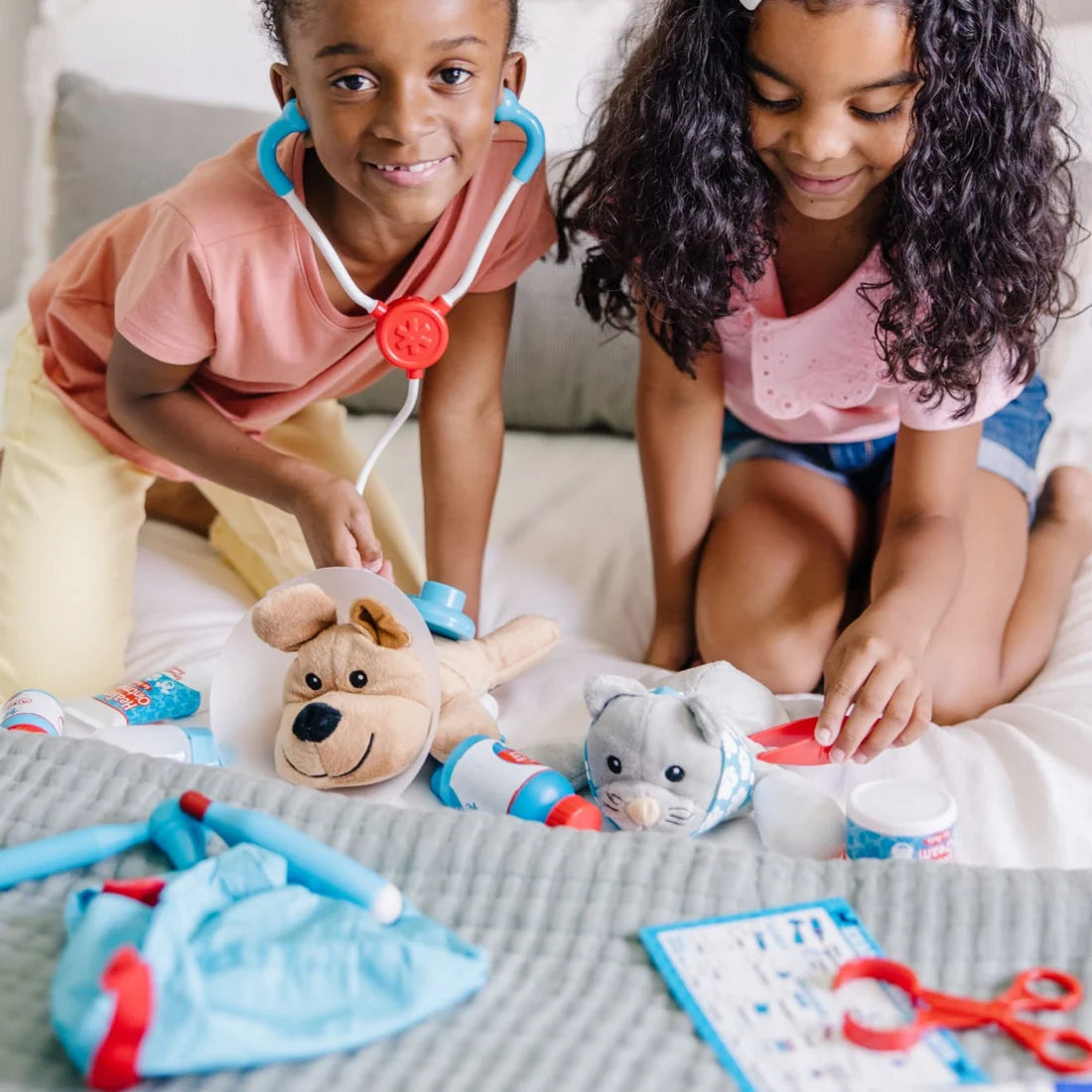 Melissa & Doug Examine & Treat Pet Vet Play Set