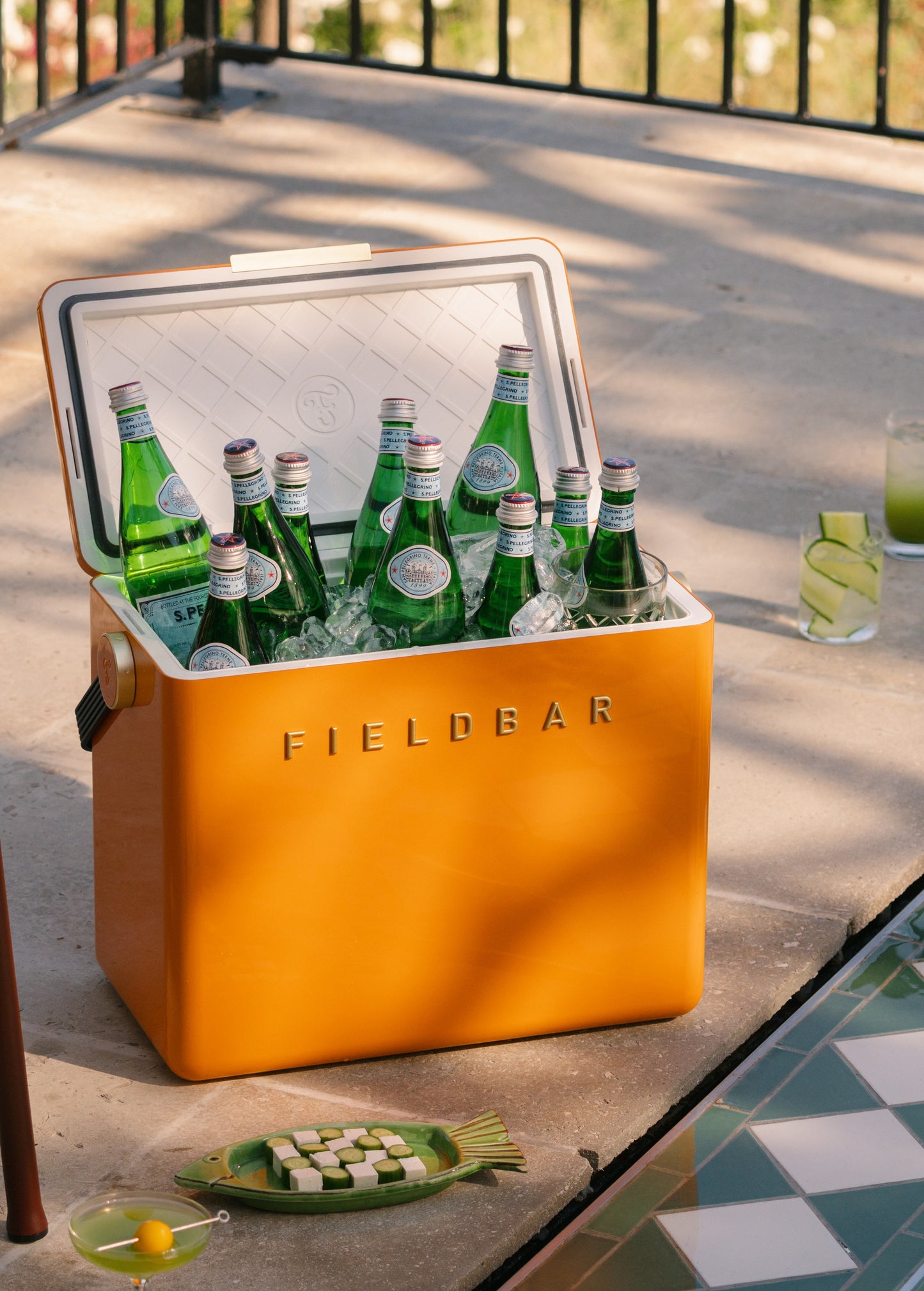 Fieldbar Drinks and Gin Box, Orchard Orange, (10.5qt or 24 liter)