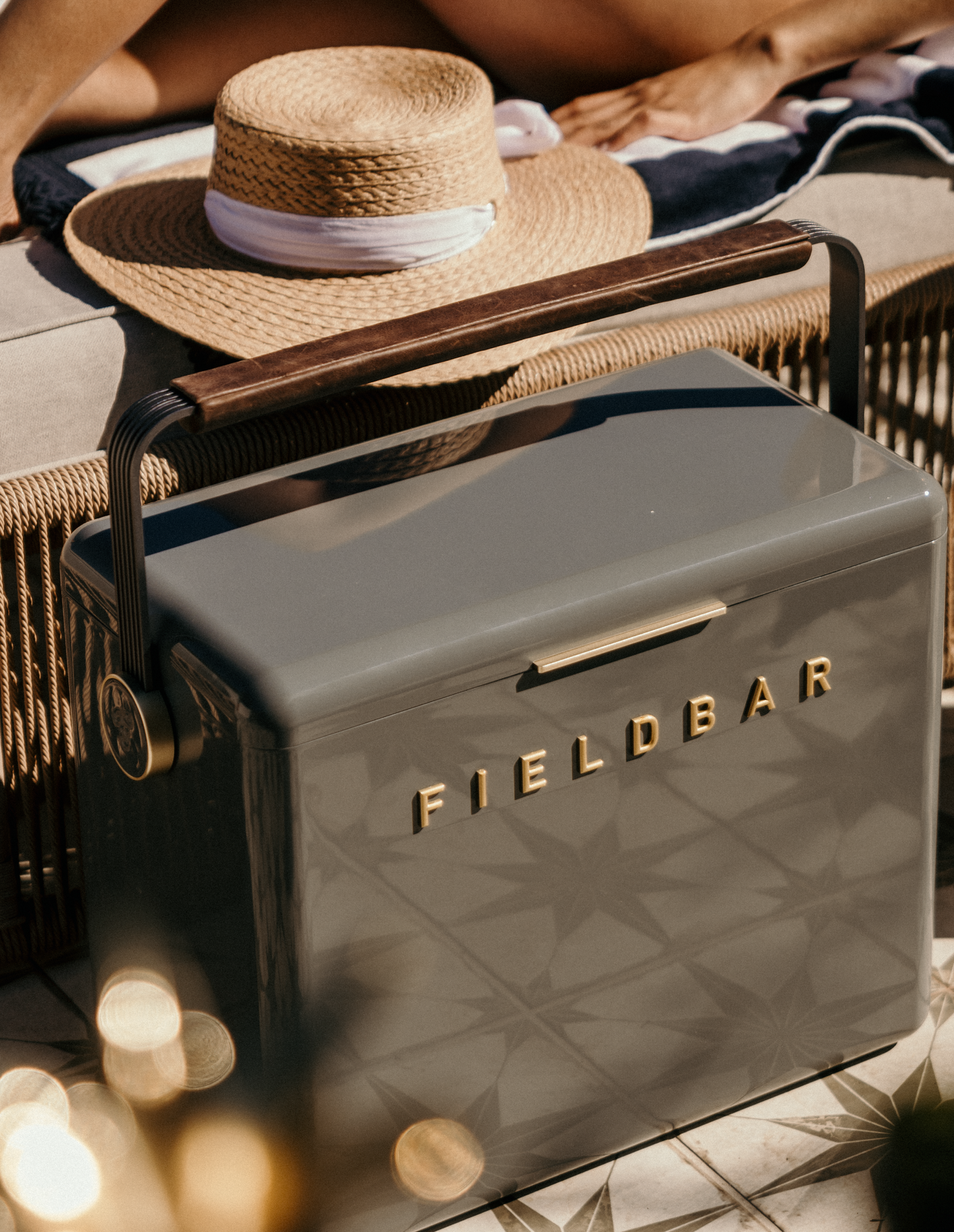 Fieldbar Drinks & Gin Box, Oyster Grey, (10.5qt or 24 liter)