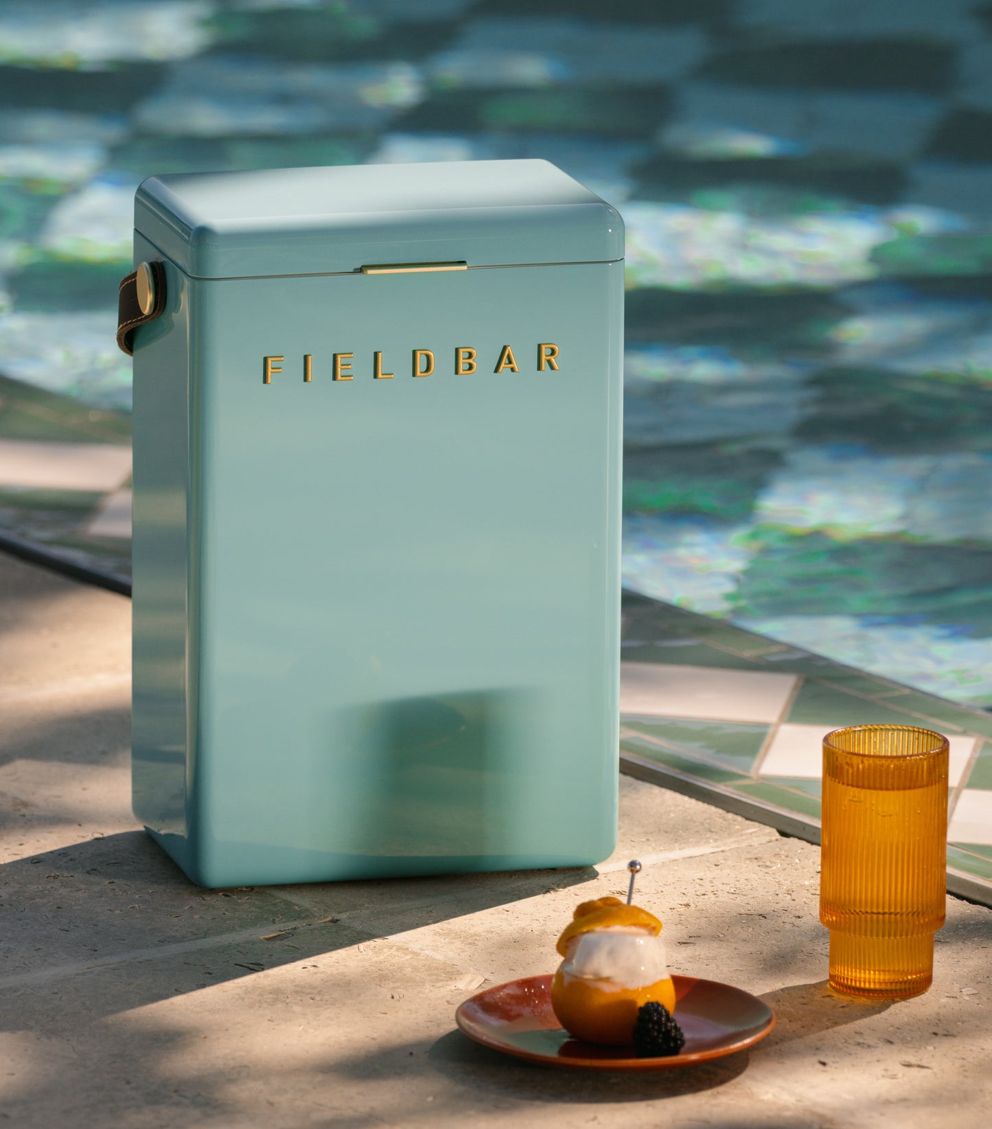 Fieldbar Drinks and Gin Box, Bazaruto Blue, (10.5qt or 24 liter)