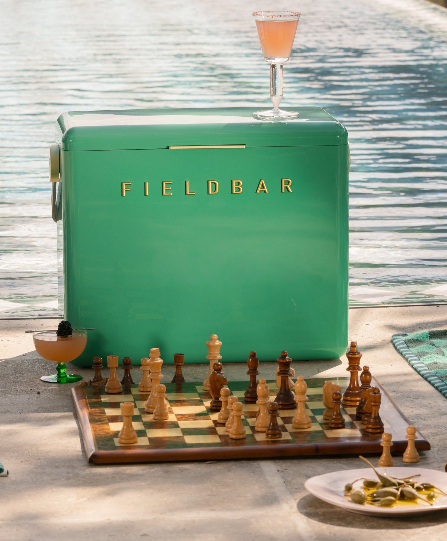 Fieldbar Drinks and Gin Box, Parisian Green, (10.5qt or 24 liter)