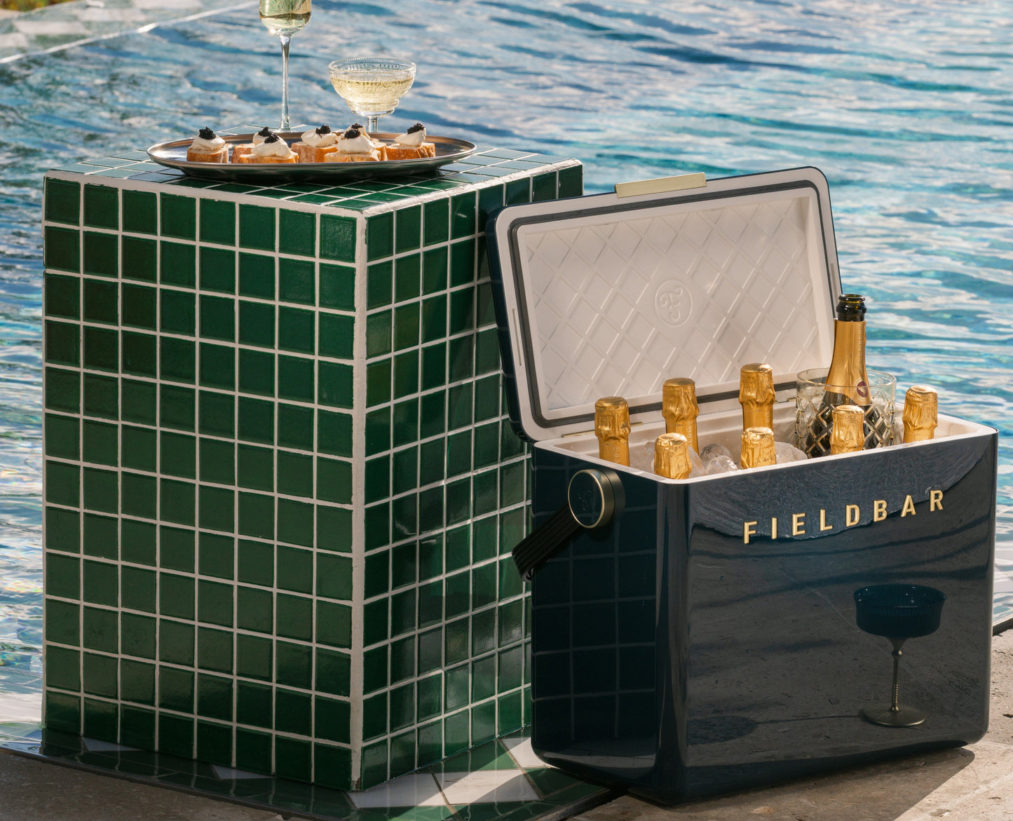 Fieldbar Drinks and Gin Box, Sea Boat Blue, (10.5qt or 24 liter)