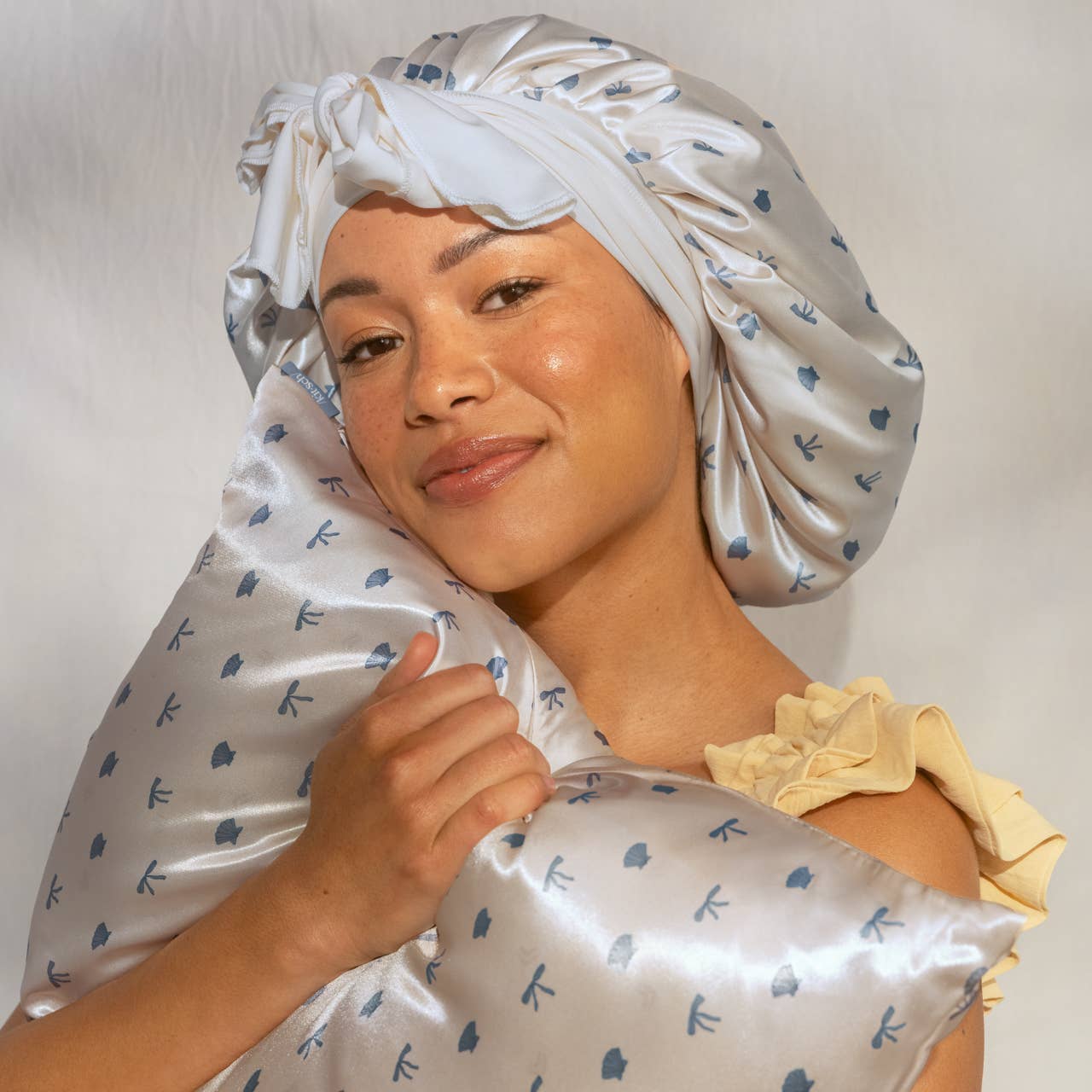 Kitsch Standard Satin Pillowcase - Pearlized Cream & Coastal Blue Print