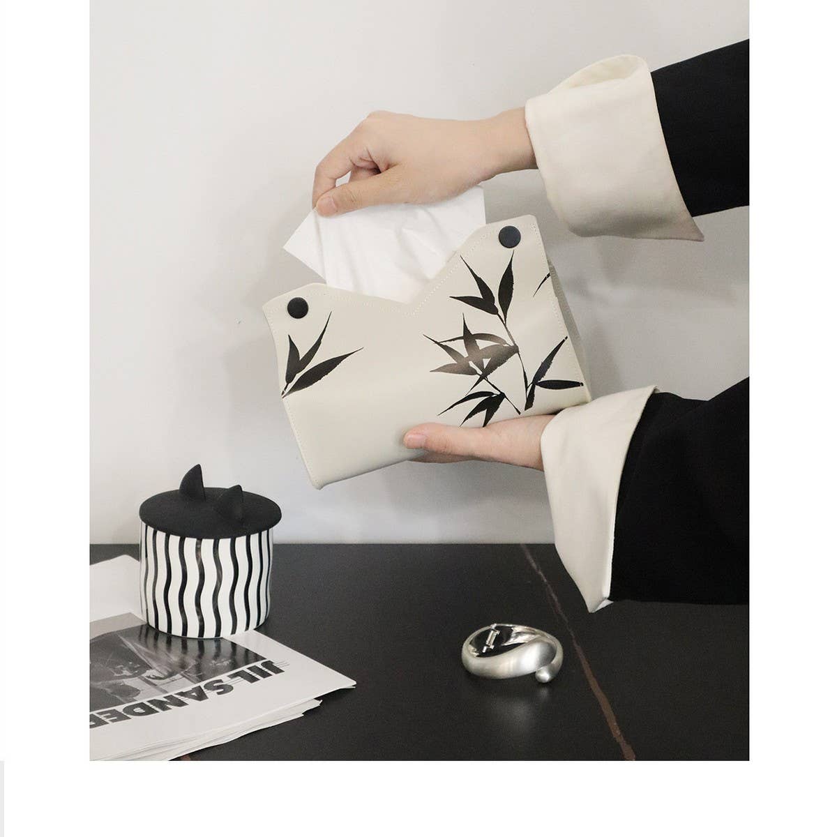 BAMBOO LEAF Leather Tissue Box