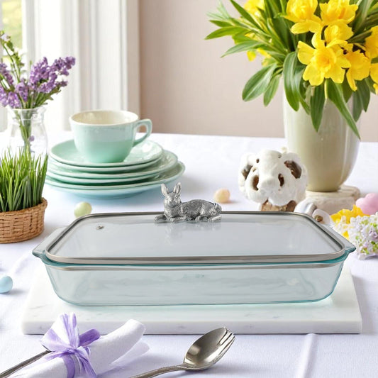 Bunny Lid with Pyrex 3 quart Baking Dish