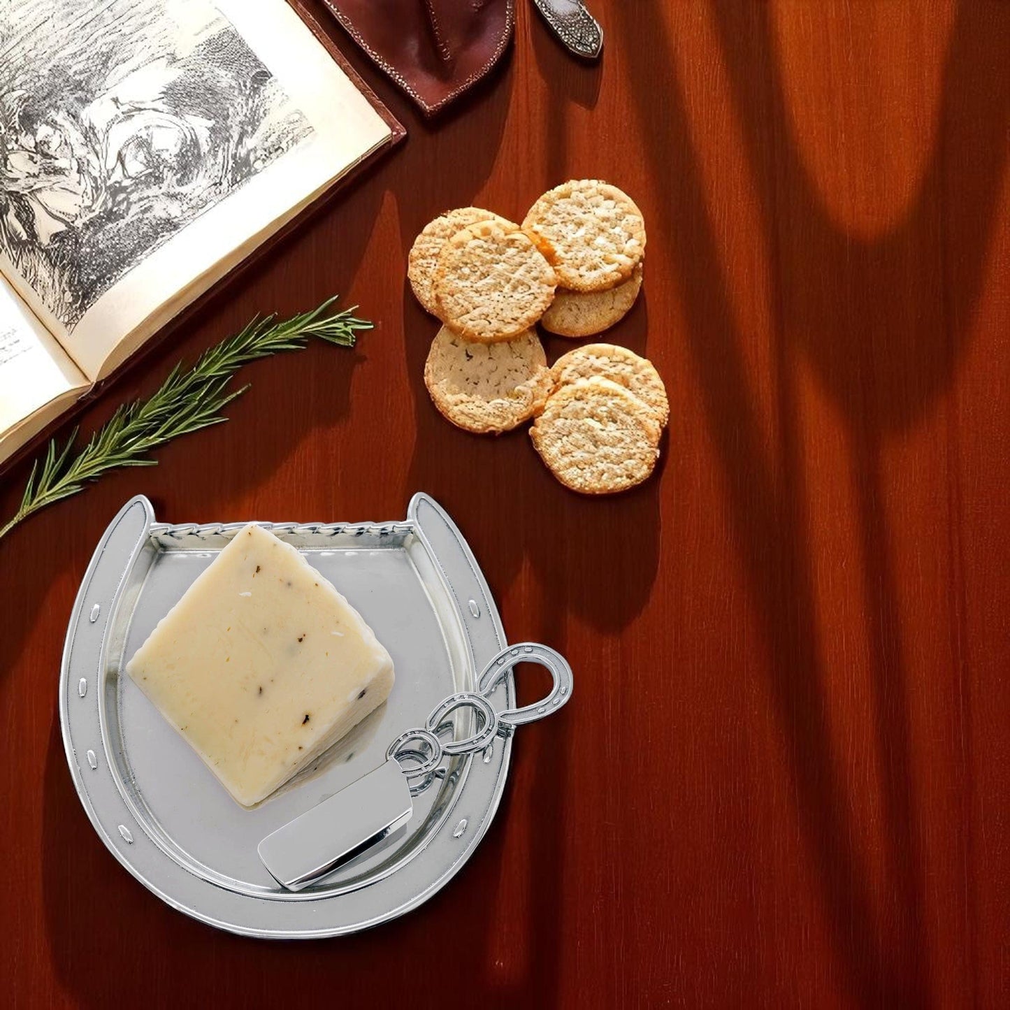 Horseshoe Plate with Server