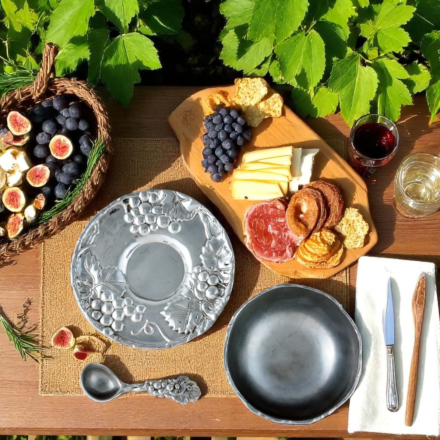 Grape Condiment Server