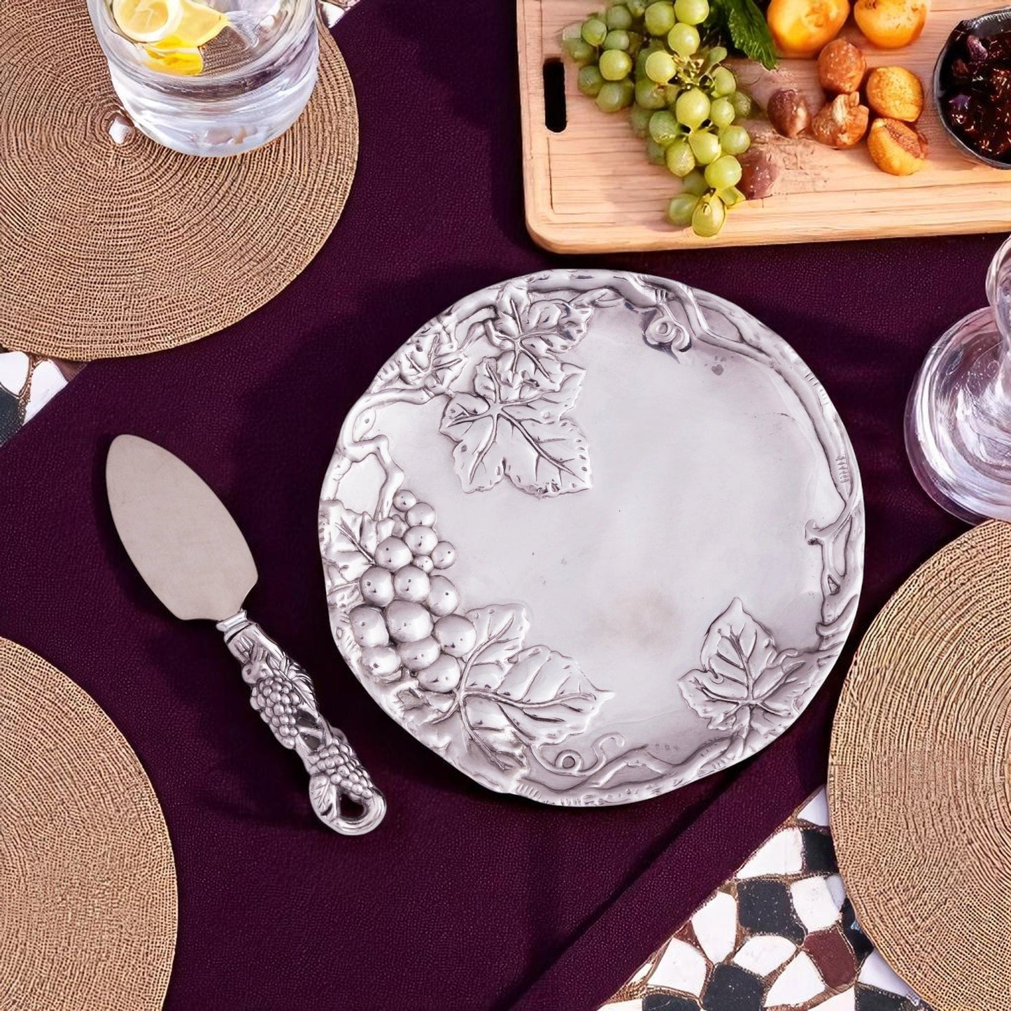 Grape Plate with Server