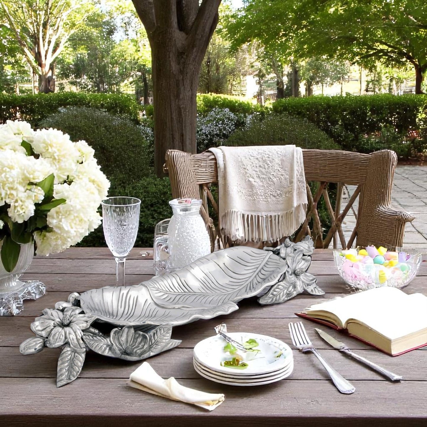 Magnolia Centerpiece Tray