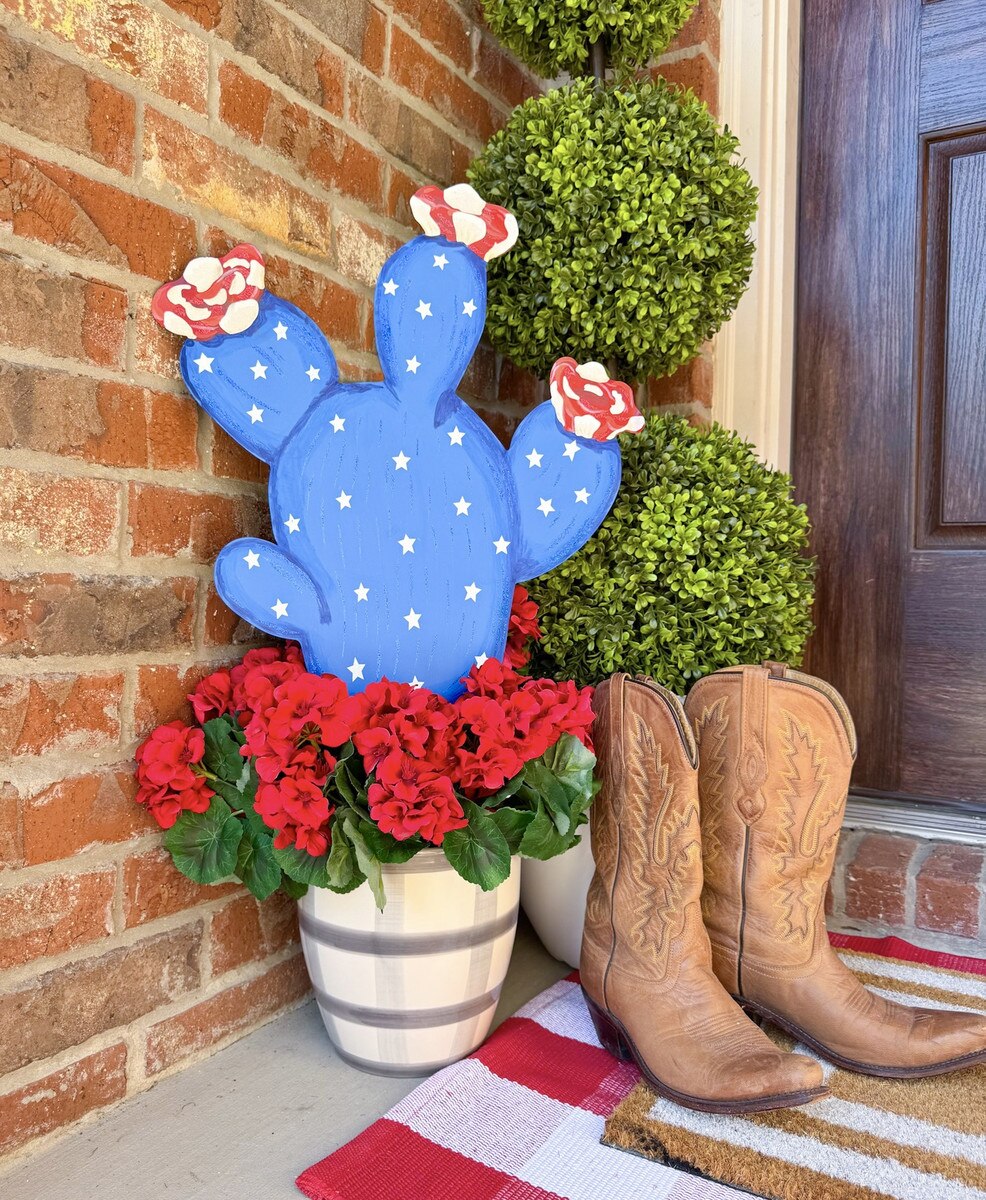 Round Top Blue Cactus with Red/White Flowers (Easel/Hang/Stake)