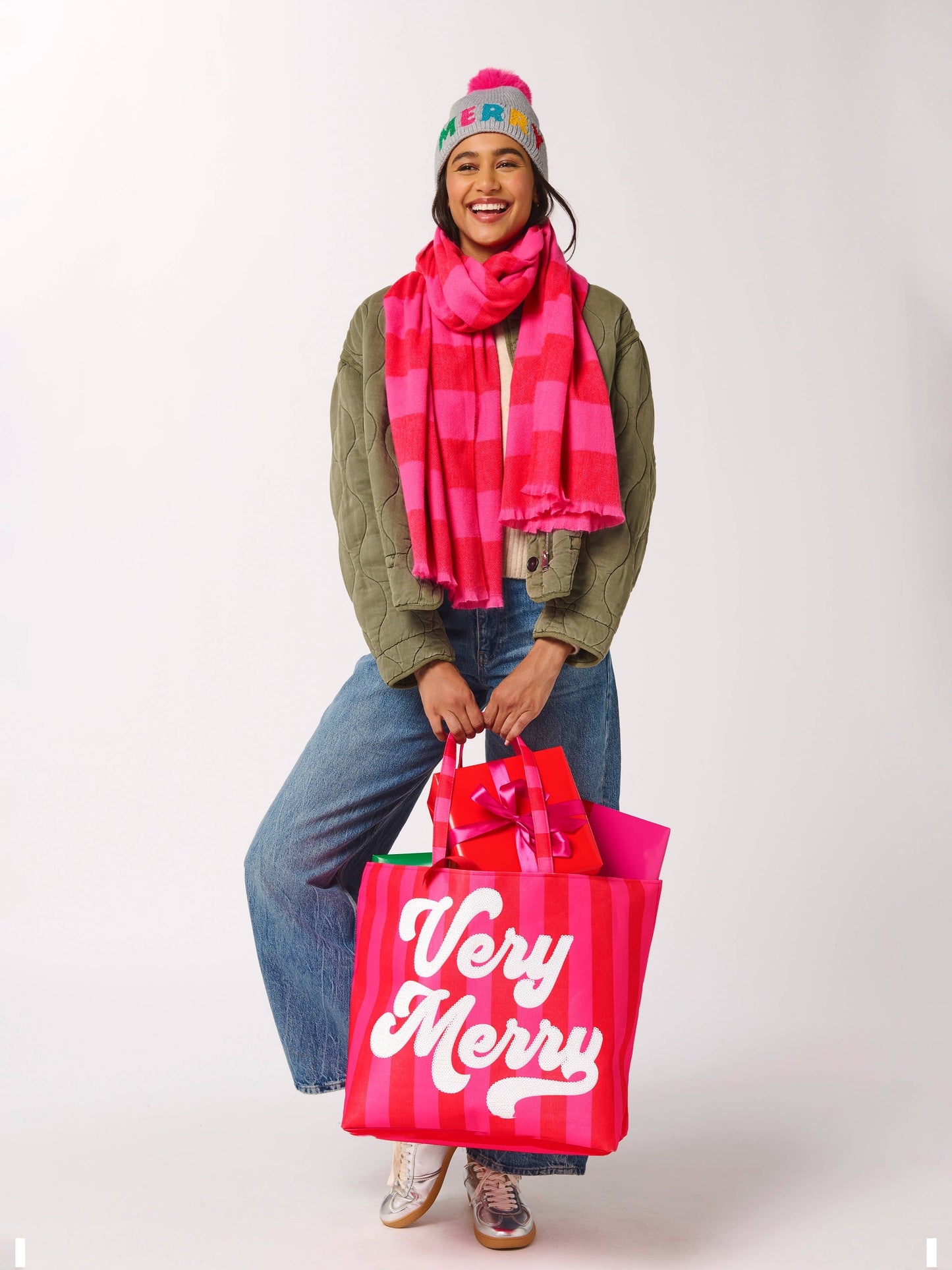 Shiraleah "VERY MERRY" GIFTING TOTE, RED