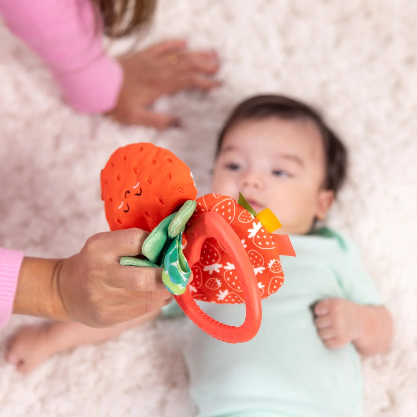 Melissa & Doug Peek-a-Boo Berry Take-Along Toy