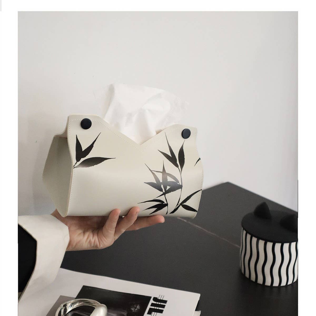 BAMBOO LEAF Leather Tissue Box