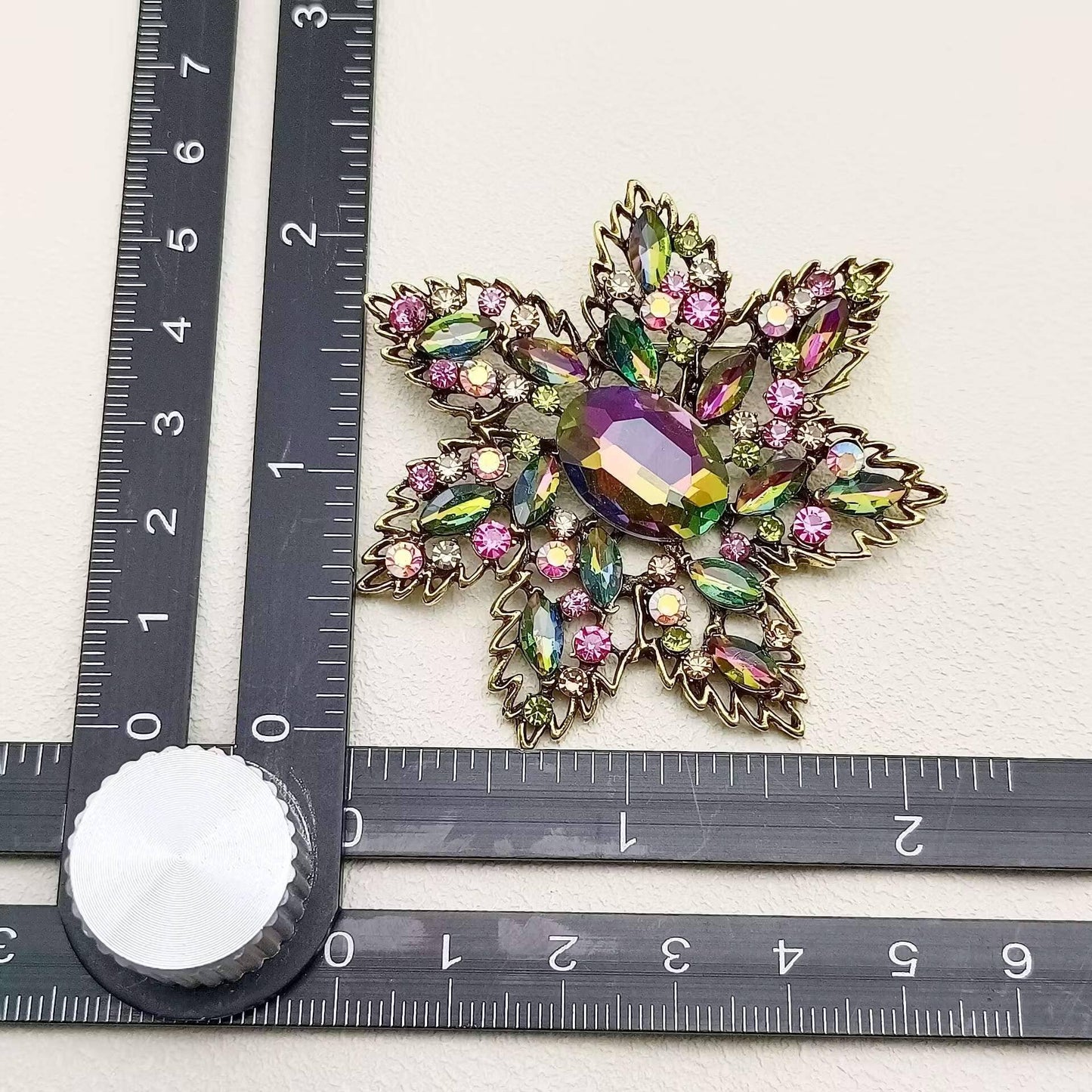 Mio Queena Sparkling Rhinestones & Glass Vintage Flower Brooch